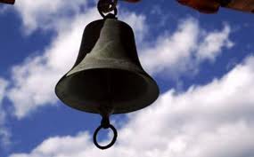 Ο ΛΑΟΣ ΔΕΝ ΑΚΟΥΕΙ ΤΙΣ ΚΑΜΠΑΝΕΣ